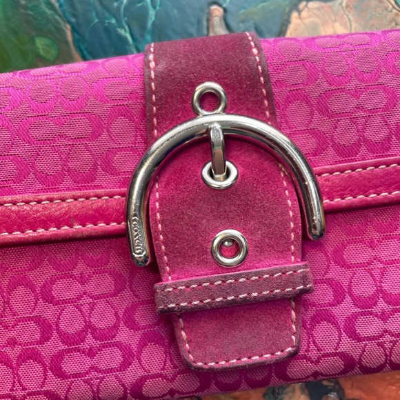 💖COACH💖 Barbie vibe wristlet wallet! - Picture 2 of 9